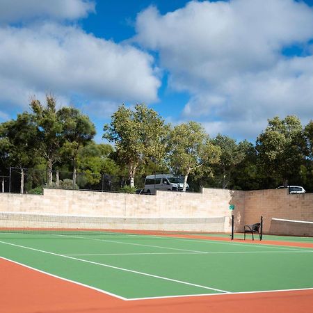 Pullman Bunker Bay Resort Margaret River Dunsborough Bagian luar foto Tennis court at the University of Western Australia