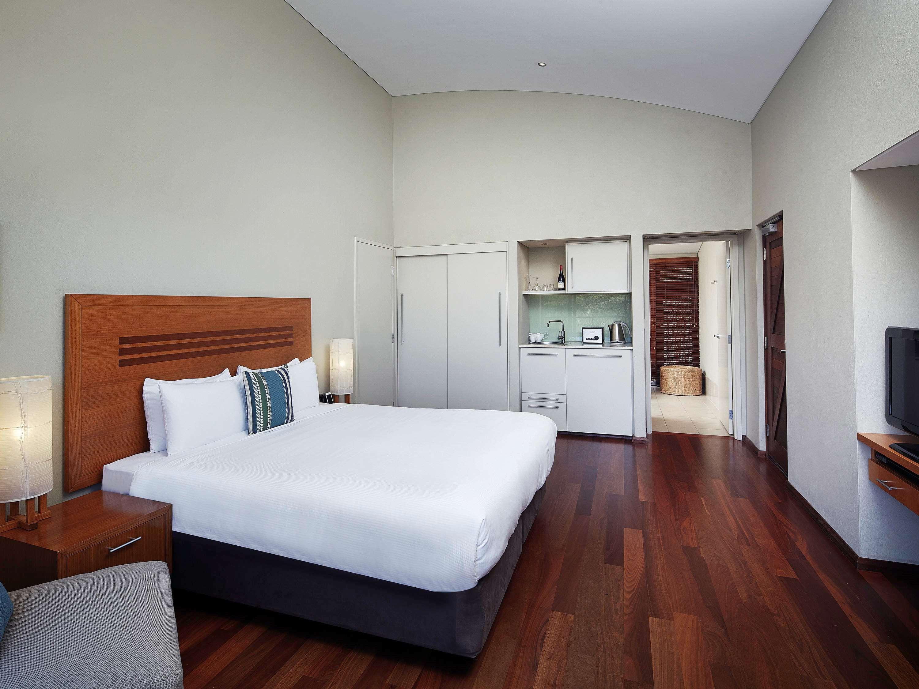 Pullman Bunker Bay Resort Margaret River Dunsborough Bagian luar foto A room at the hotel