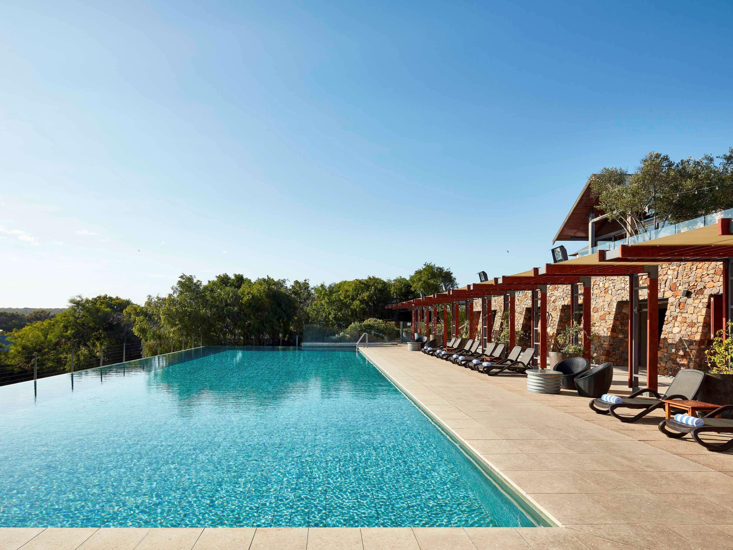 Pullman Bunker Bay Resort Margaret River Dunsborough Bagian luar foto The swimming pool at the hotel