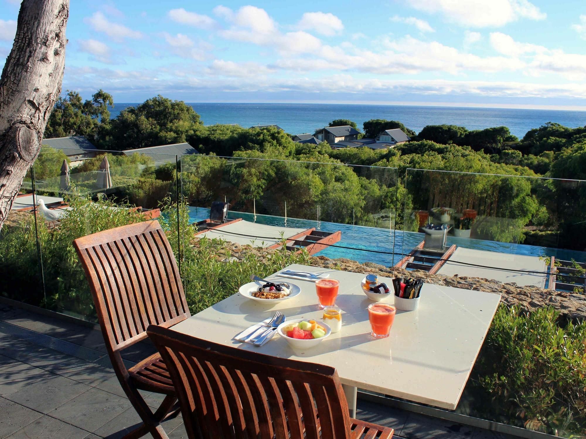 Pullman Bunker Bay Resort Margaret River Dunsborough Bagian luar foto View from the pool at the Cape of Good Hope Hotel